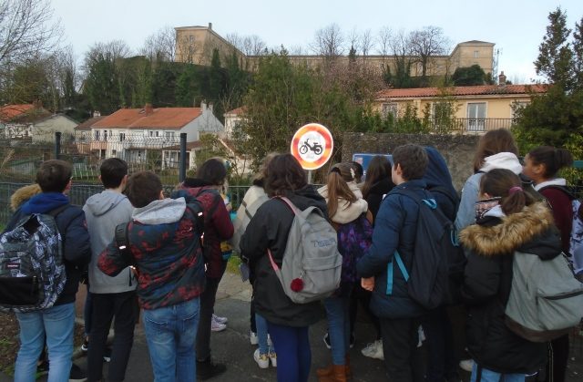 Sortie interdisciplinaire des 6eB sur les vestiges historiques du centre-ville